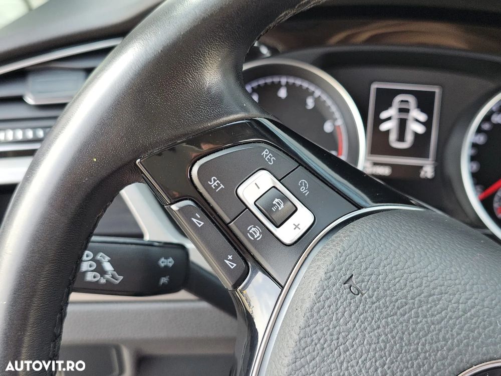 Volkswagen Touran 1.5 TSI ACT OPF Comfortline - 24