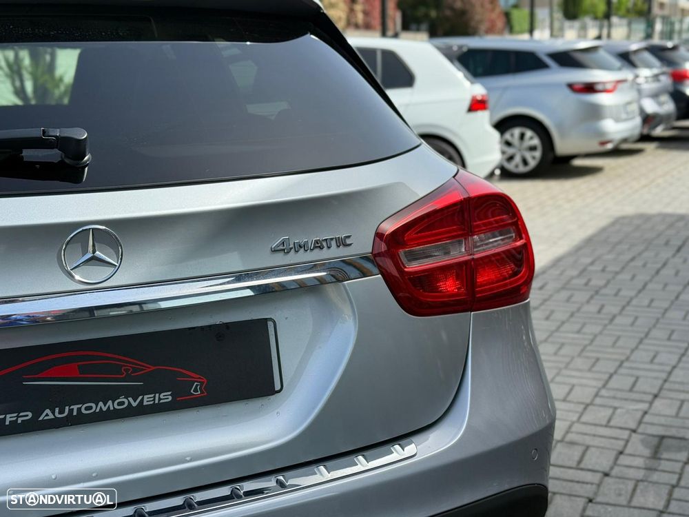 Mercedes-Benz GLA 220 d 4Matic 7G-DCT - 9