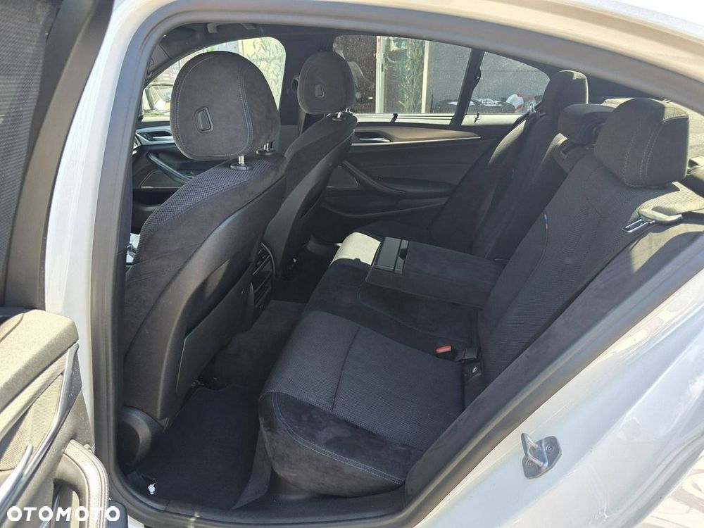 BMW Seria 5 530e iPerformance GPF M Sport sport - 26