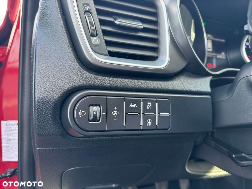 Kia Ceed 1.5 T-GDI M - 17