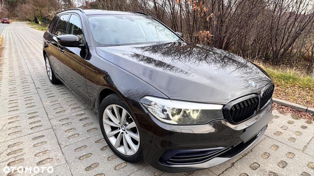BMW Seria 5 520d xDrive Sport Line - 2