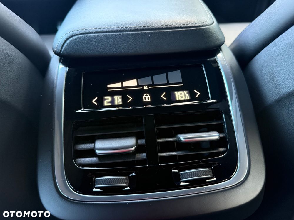 Volvo XC 60 B5 B AWD Geartronic RDesign - 28