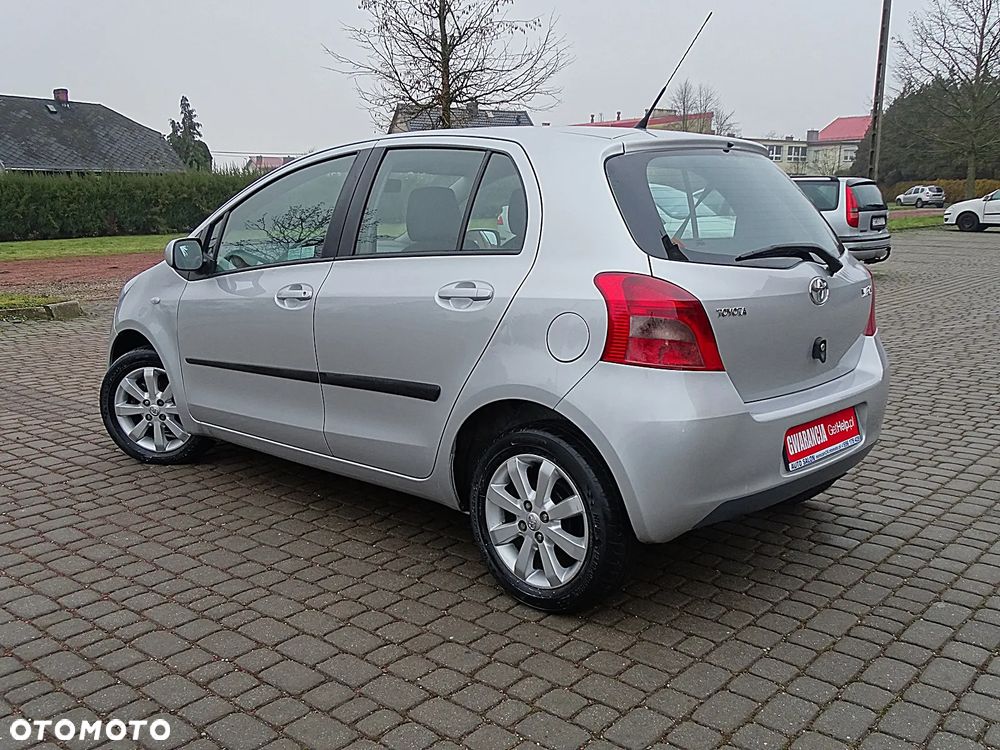 Toyota Yaris 1.3 Luna Premium - 3