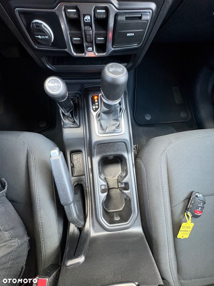 Jeep Wrangler 2022 photo 3