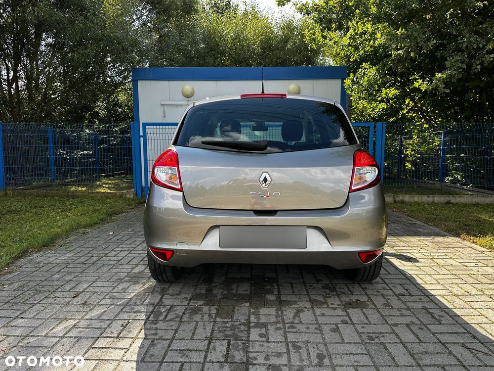 Renault Clio 1.2 16V 75 Expression - 5