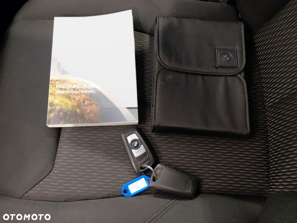 BMW Seria 3 318i - 32