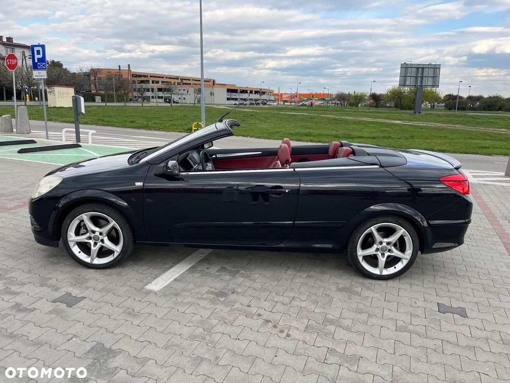 Opel Astra 1.6 Turbo Cosmo - 2