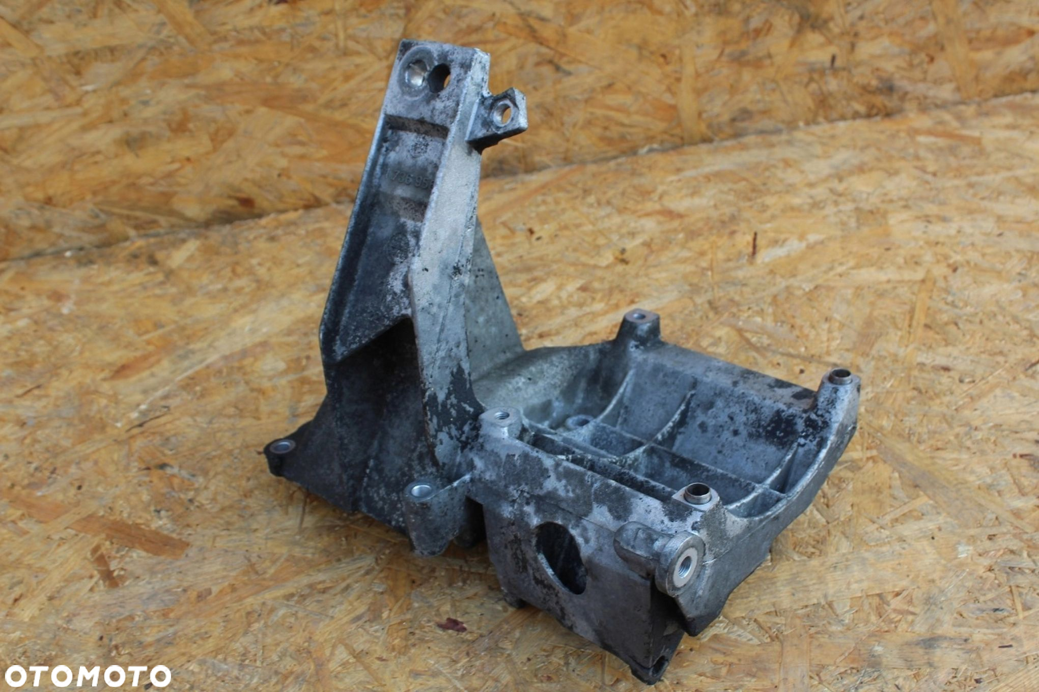 Łapa silnika PRAWA BMW e38 e39 m60 m62 1736956 v8 3.0 3.5 4.0 4.4 - 4