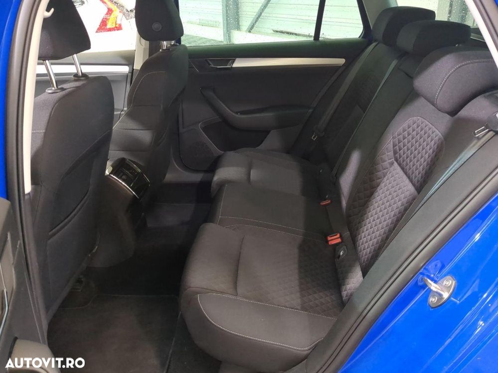 Skoda Superb 2.0 TDI DSG Essence - 10