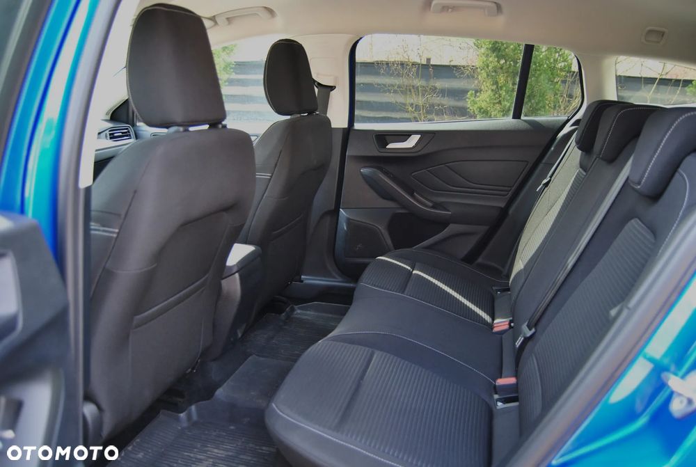 Ford Focus 1.0 EcoBoost mHEV Titanium - 6