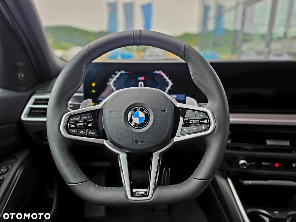 BMW Seria 3 330i xDrive M Sport - 23