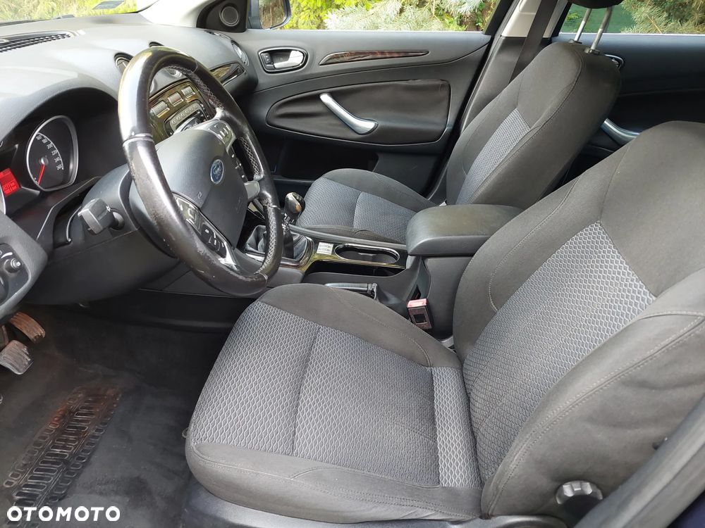 Ford Mondeo - 8