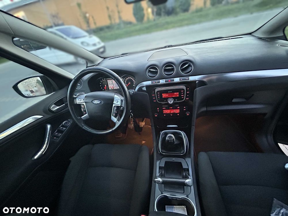 Ford S-Max - 8