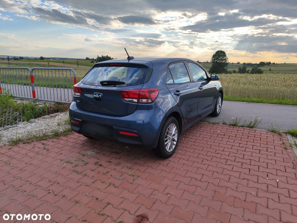 Kia Rio - 4