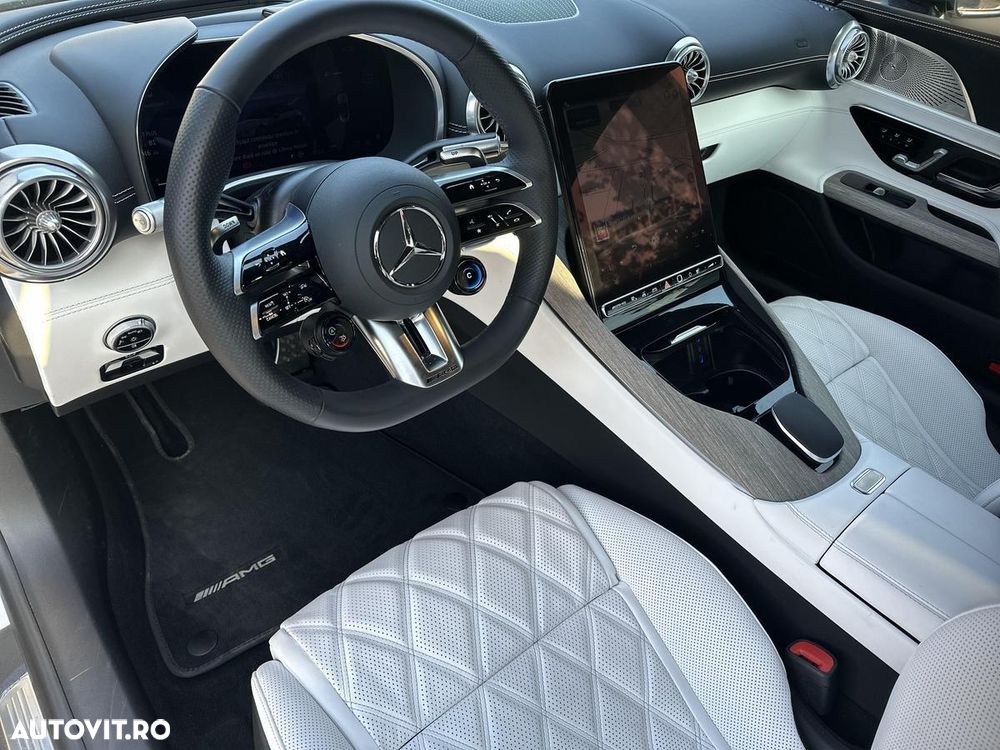 Mercedes-Benz SL 43 AMG - 9