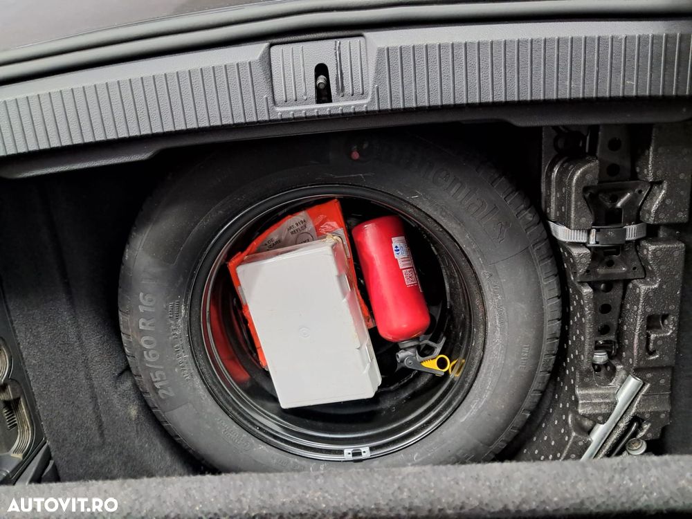 Volkswagen Passat - 28