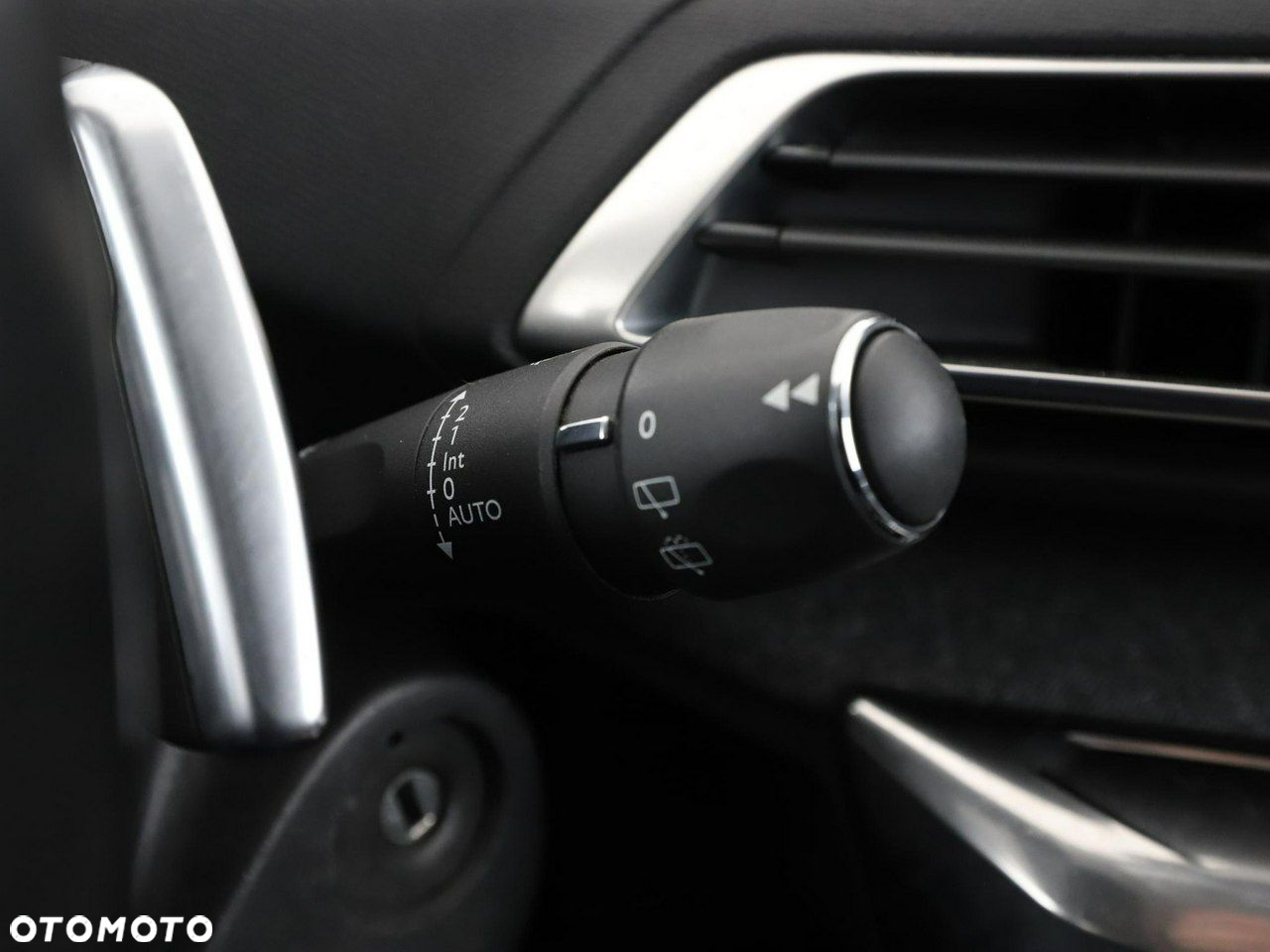 Peugeot 3008 1.2 PureTech Allure S&S EAT8 - 38