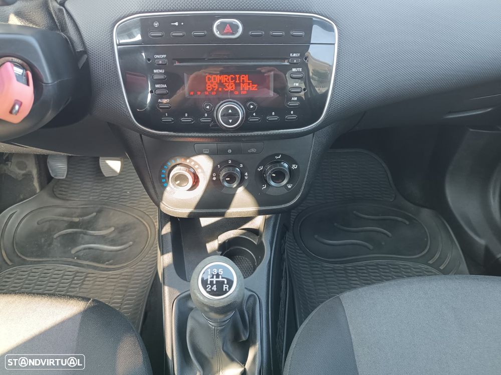 Fiat Punto 1.2 Lounge S&S - 19