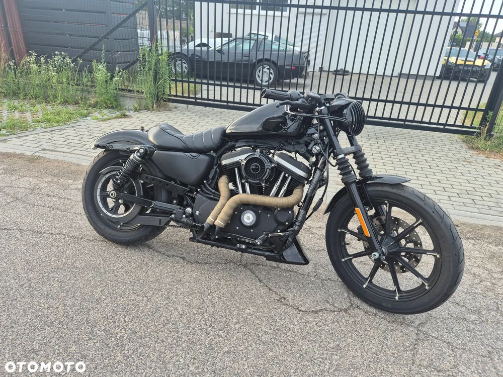 Harley-Davidson Sportster Iron 883 - 2
