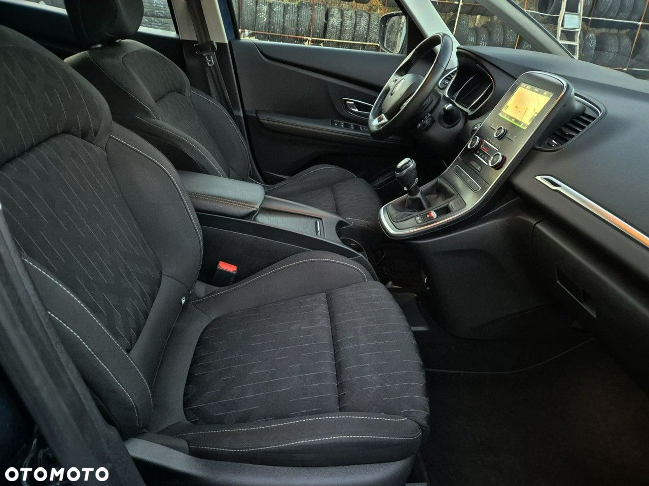 Renault Grand Scenic - 27