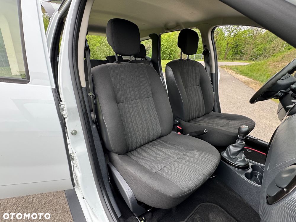 Dacia Duster 1.6 16V 4x4 Ambiance - 24
