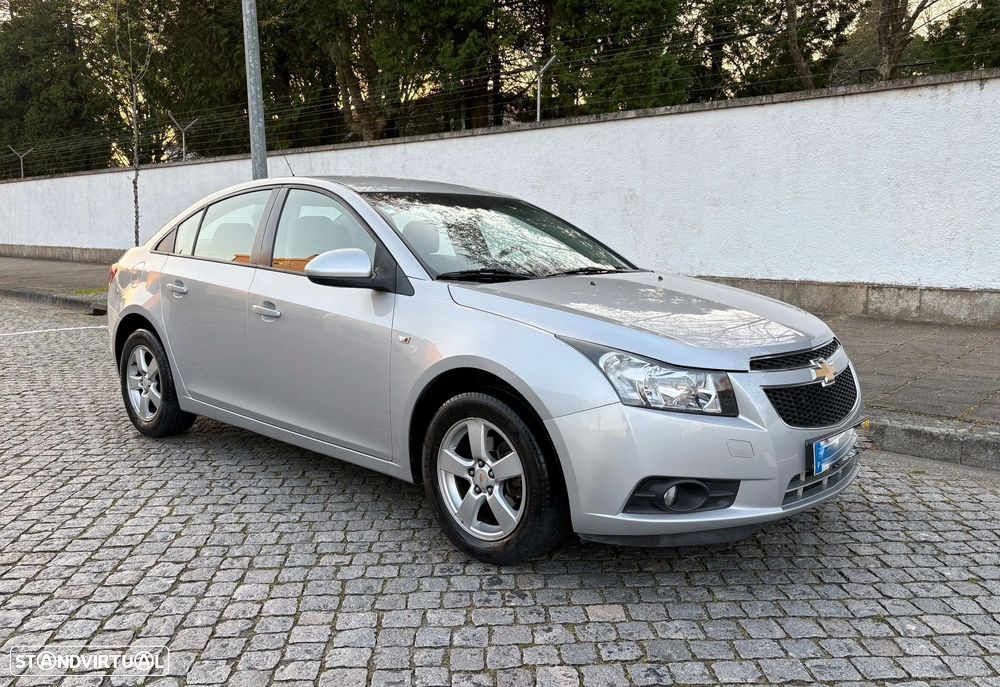 Chevrolet Cruze 1.6 LS - 24