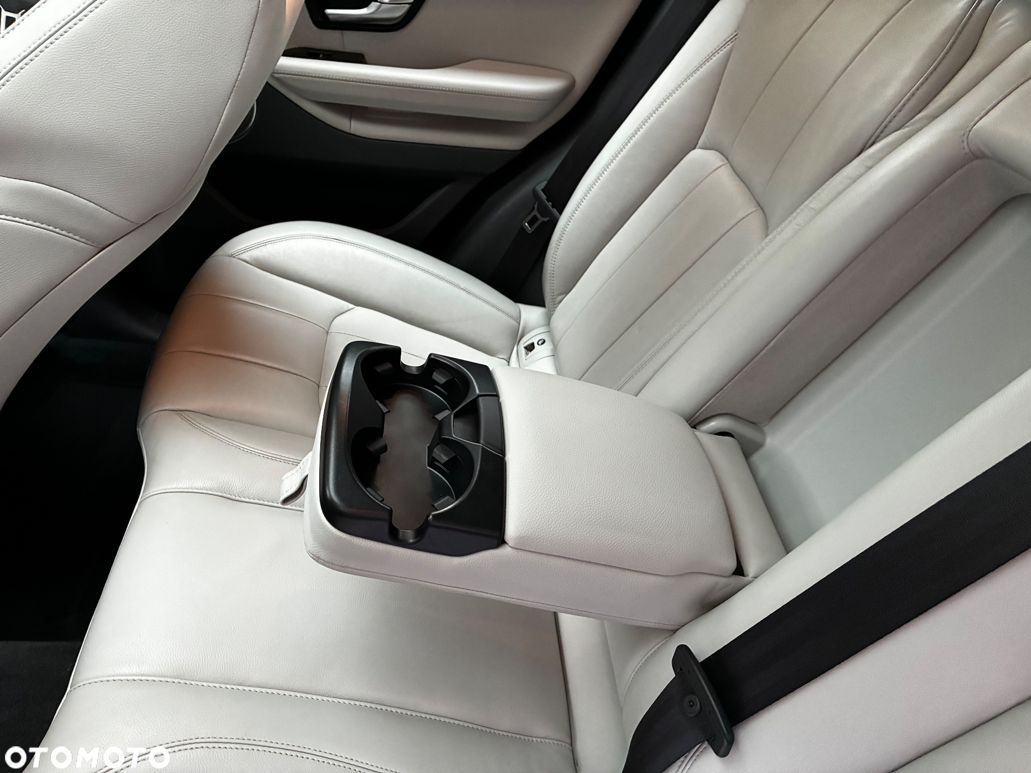 Land Rover Range Rover Evoque 2.0 D150 R-Dynamic - 18