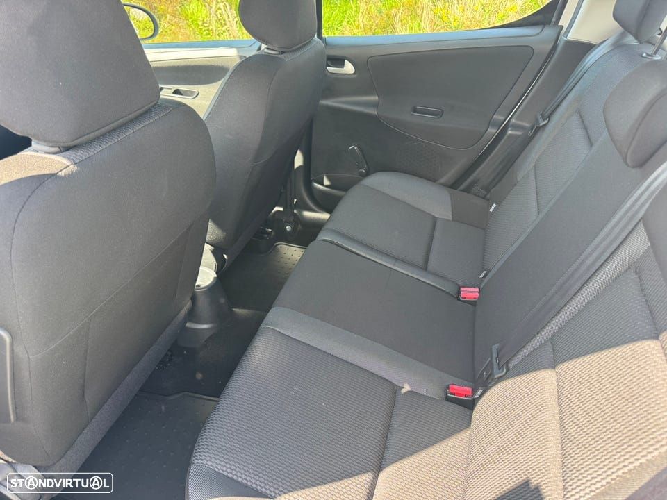 Peugeot 207 - 7