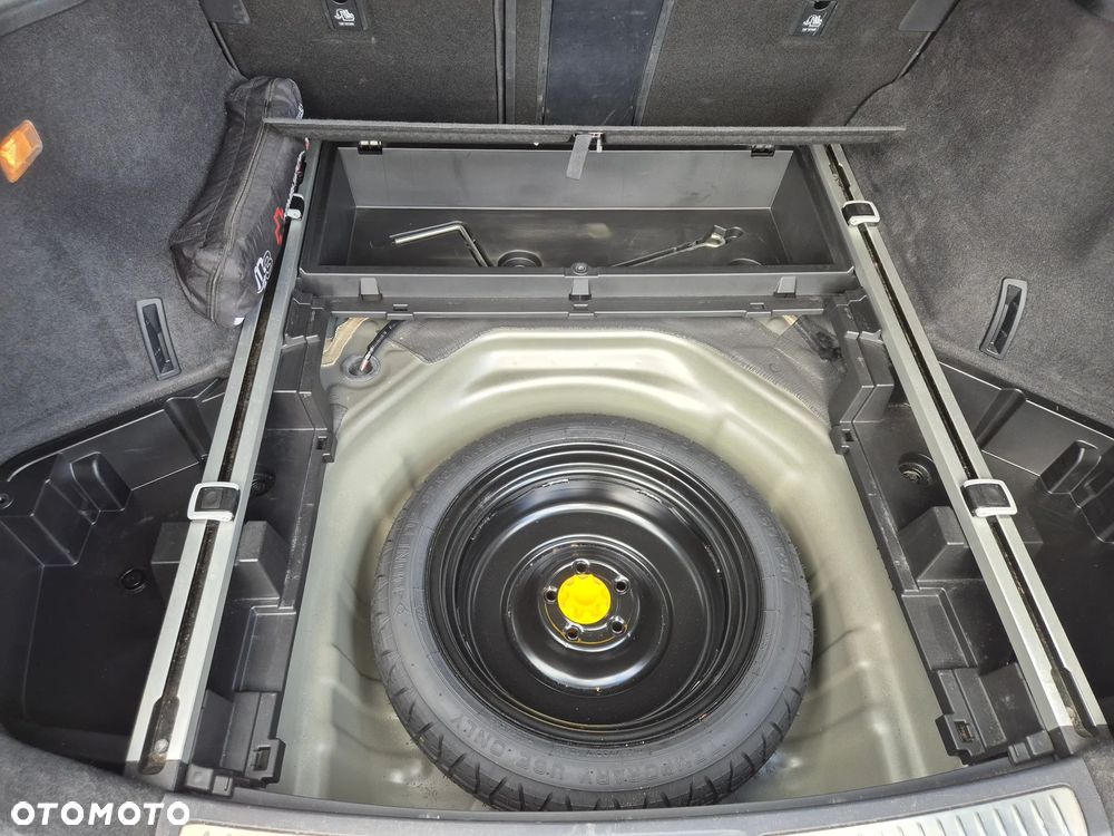 Toyota Avensis 1.8 Premium MS - 23