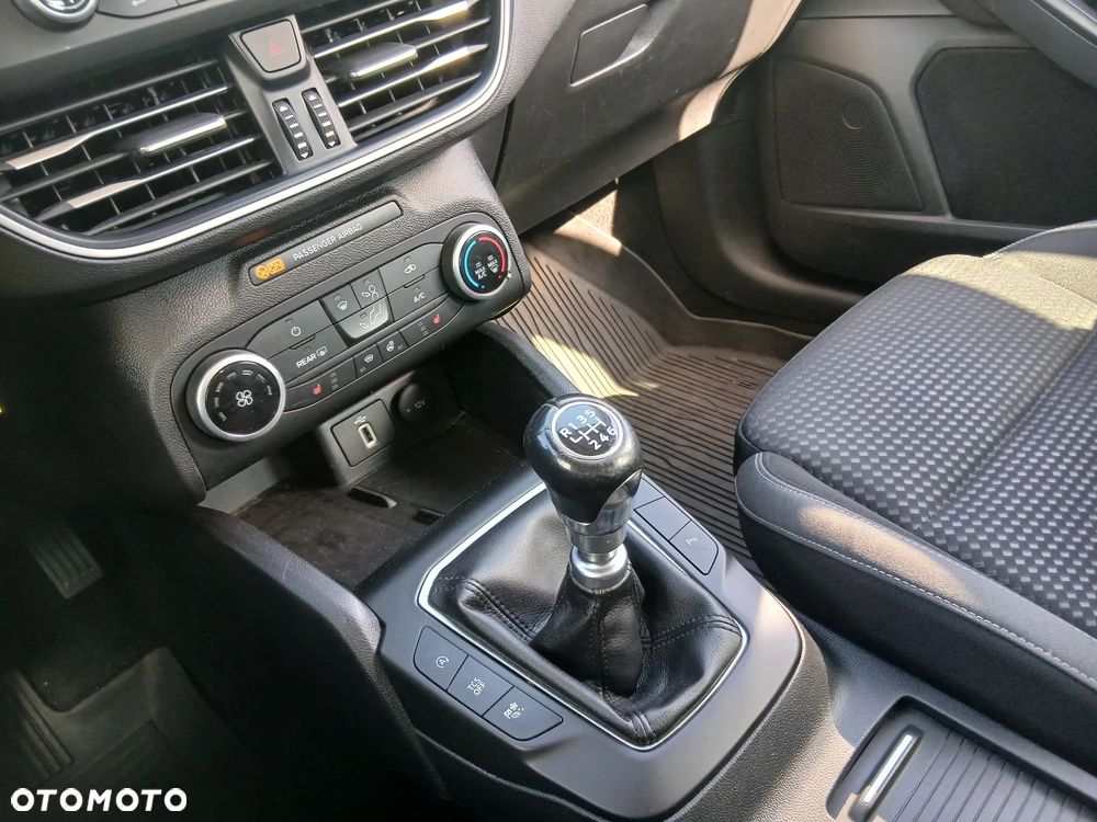 Ford Focus 1.5 EcoBlue Connected - 15