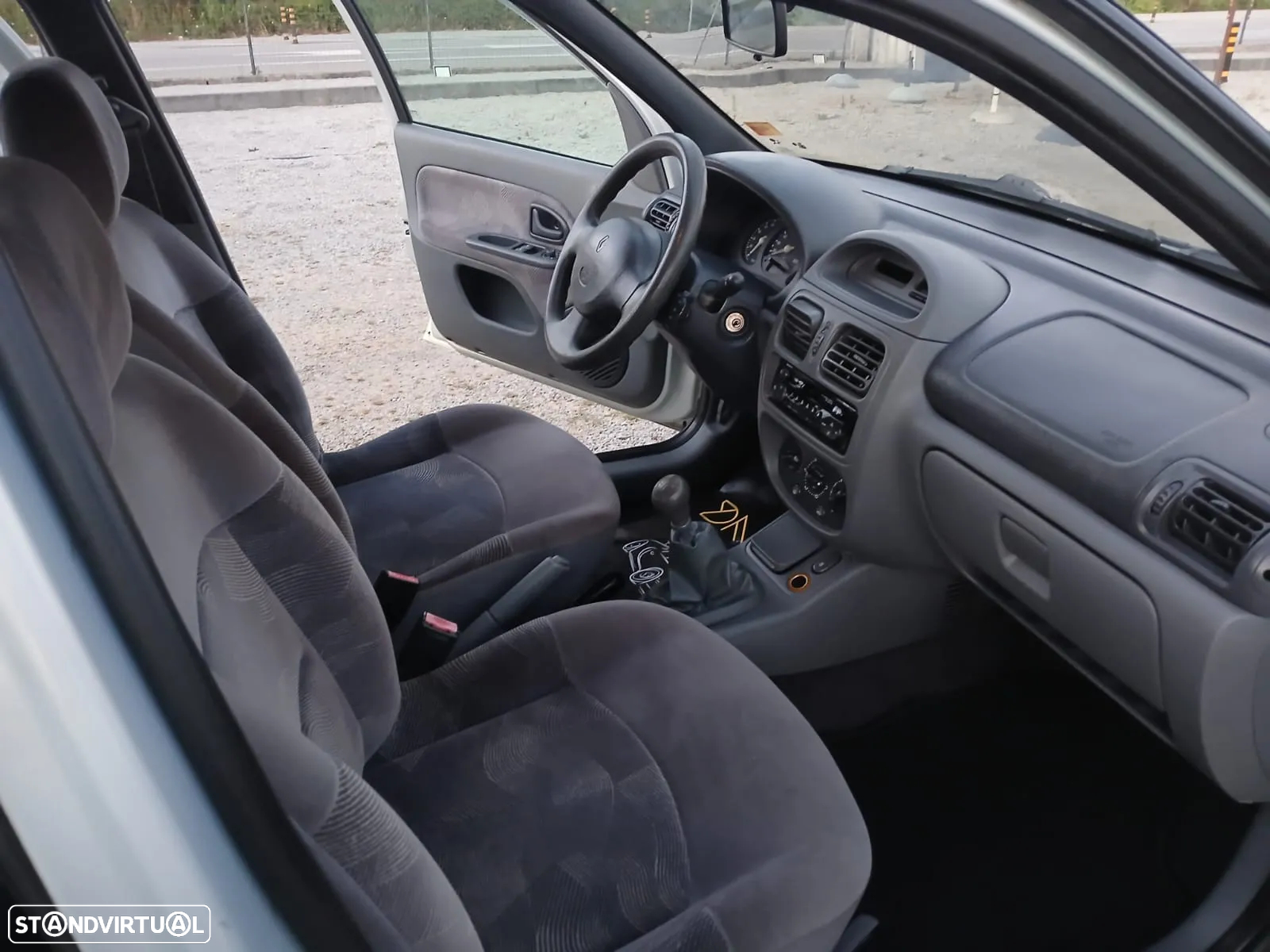 Renault Clio 1.9 D RXE - 2
