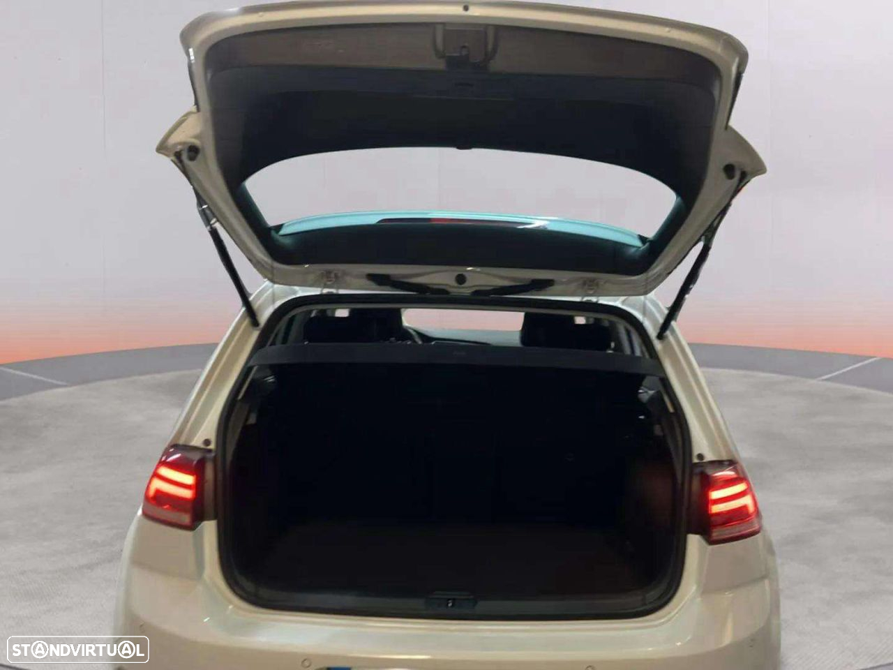 VW e-Golf AC/DC - 9