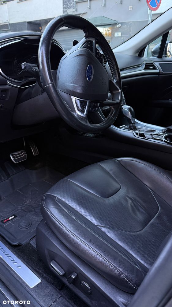 Ford Fusion - 18