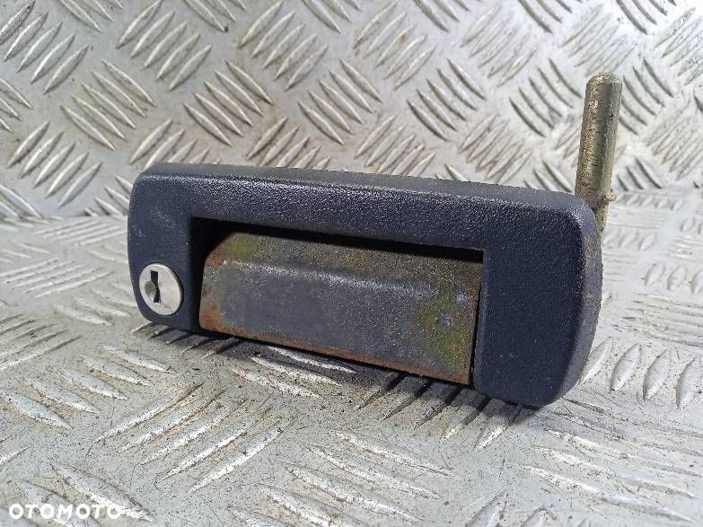 KLAMKA ZEWNĘTRZNA LEWY PRZÓD FIAT 126P - 1