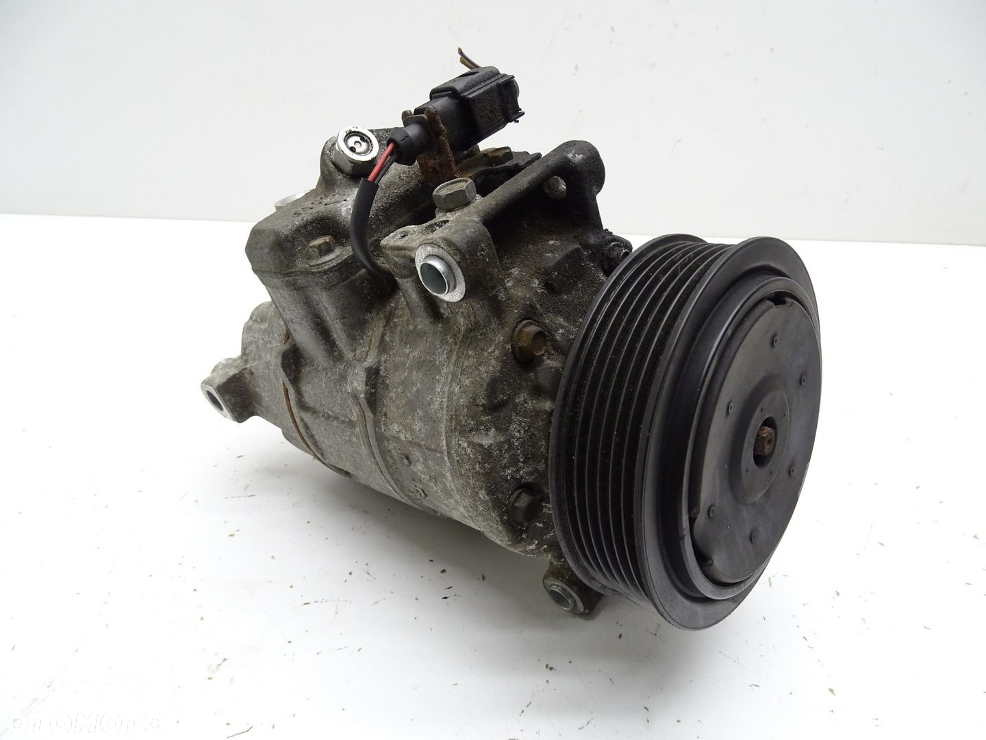 SPRĘŻARKA KOMPRESOR KLIMATYZACJI AUDI A4 B8 A5 8T 8K0260805J - 4