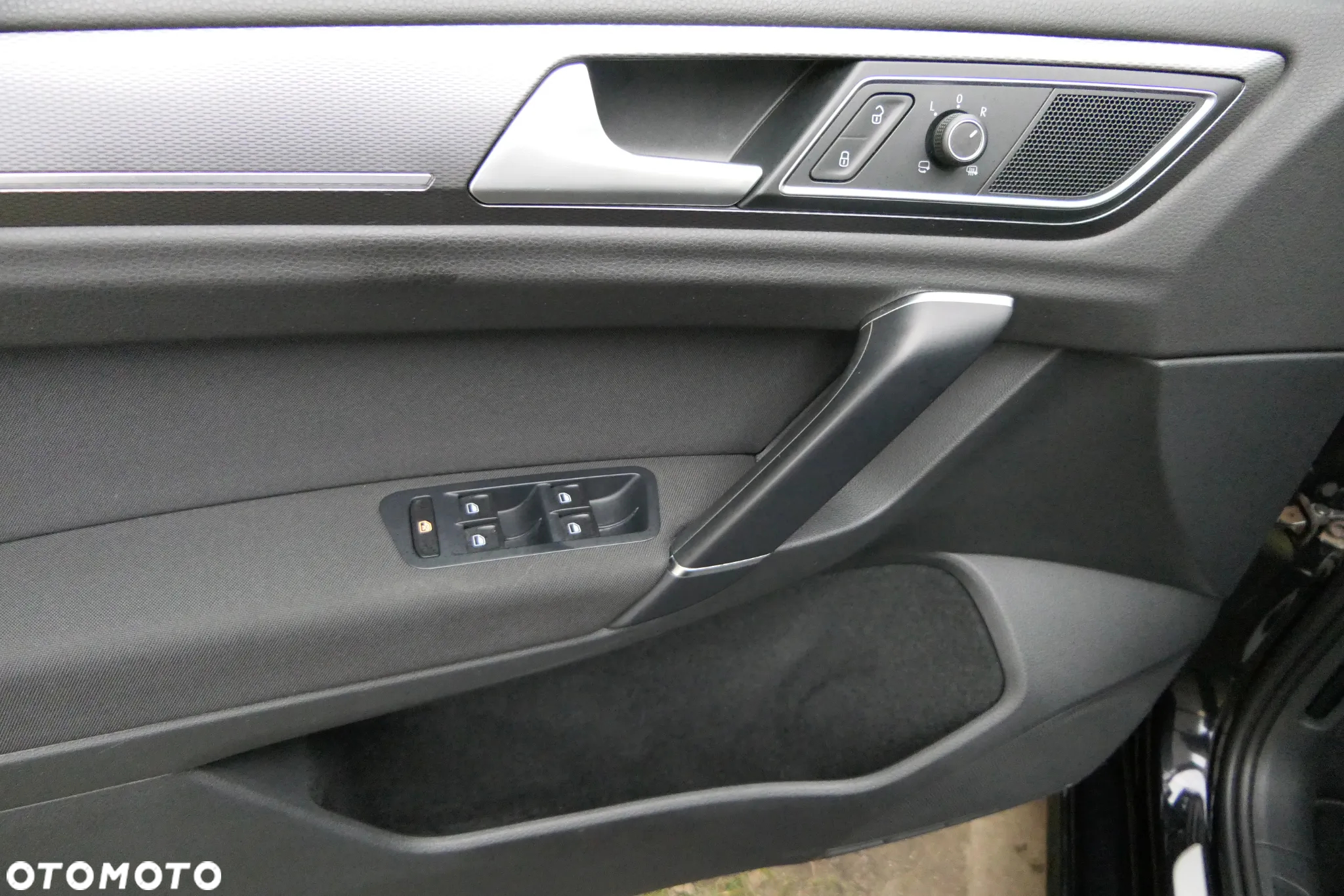 Volkswagen Golf Sportsvan VII SV 1.6 TDI BMT Highline - 33