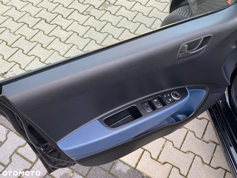 Hyundai i10 1.2 Fifa World Cup Edition - 23