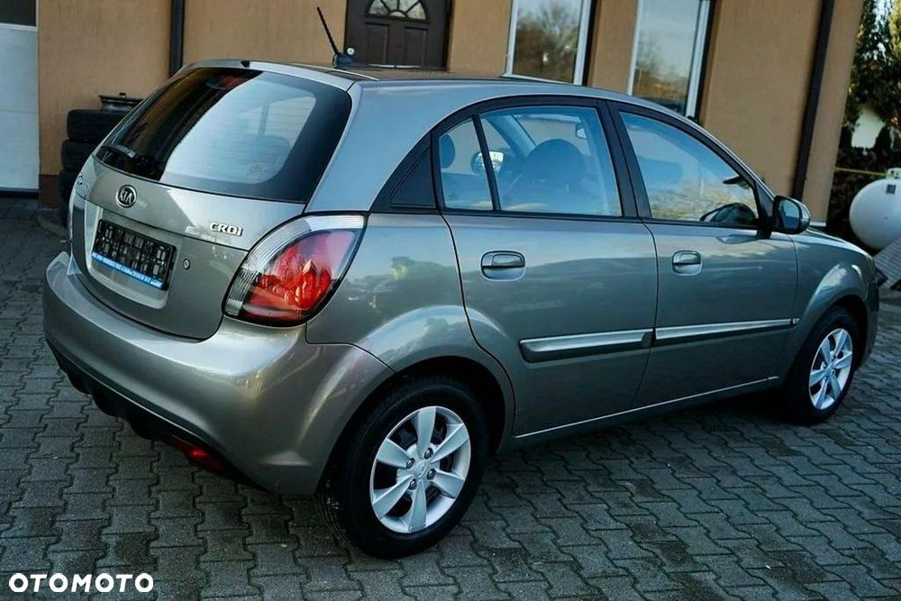 Kia Rio - 7