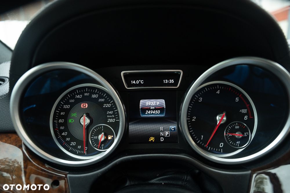 Mercedes-Benz GLS - 26