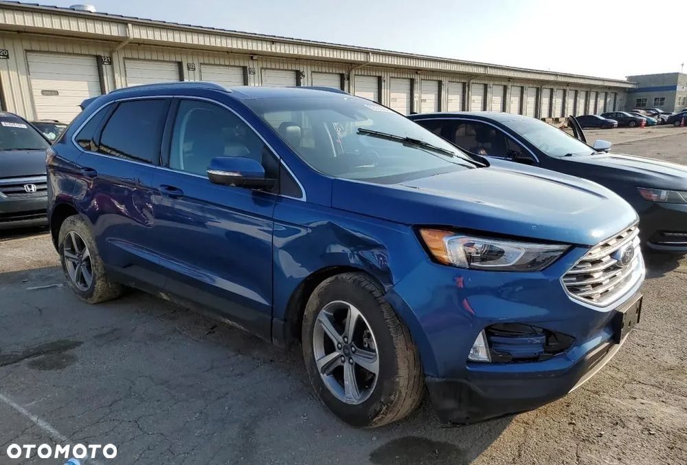 Ford Edge - 8