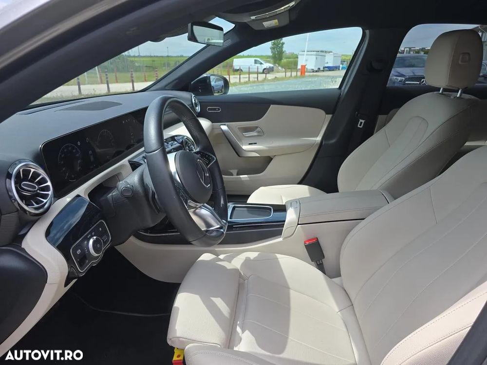 Mercedes-Benz A 250 e 8G-DCT - 11