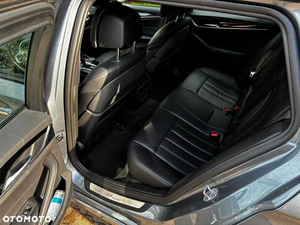 BMW Seria 5 520d Sport Line - 17