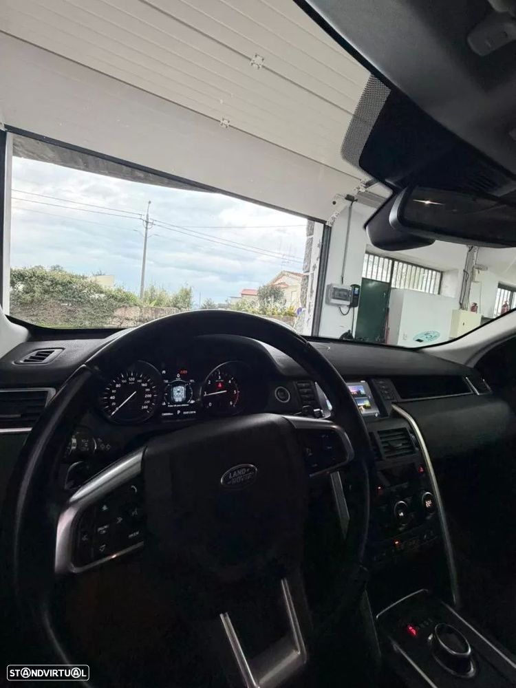 Land Rover Discovery 2.0 TD4 HSE Luxury Auto - 11