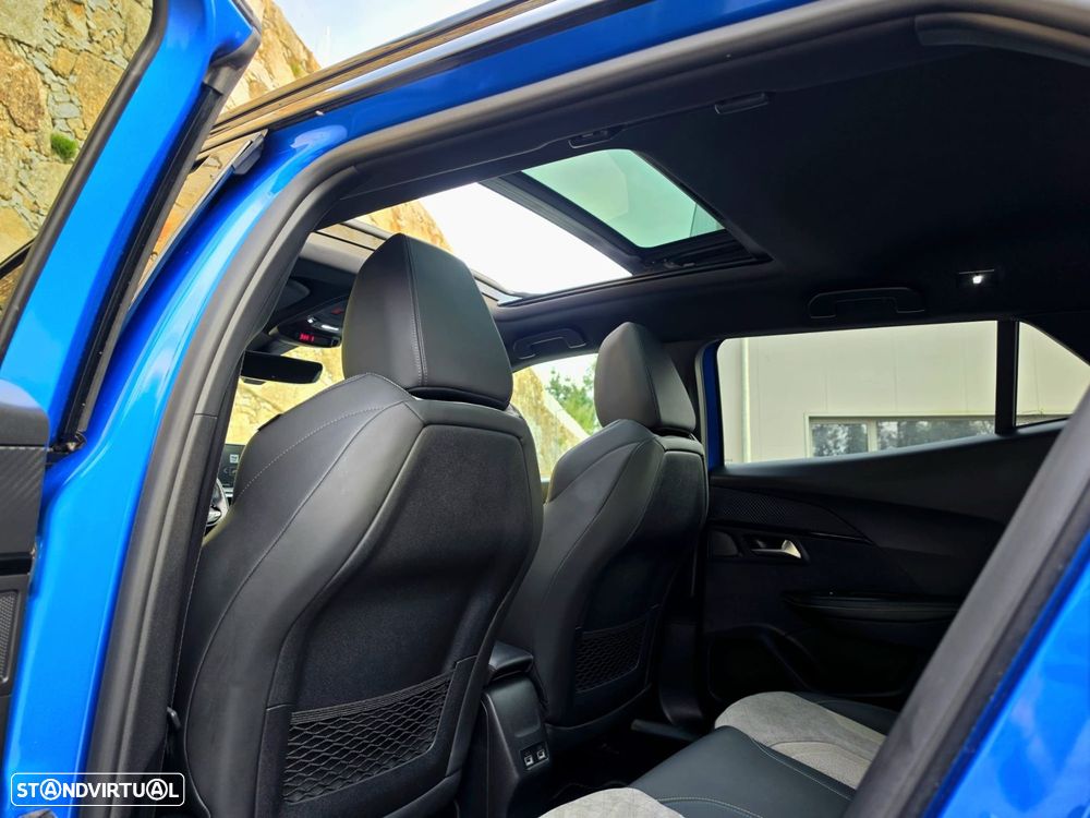 Peugeot e-2008 50 kWh GT - 34