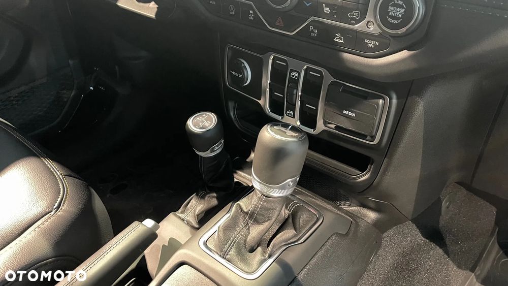 Jeep Wrangler Unlimited GME 2.0 Turbo Sahara - 7