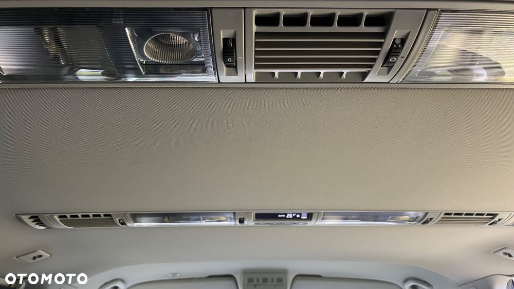 Volkswagen Multivan - 22