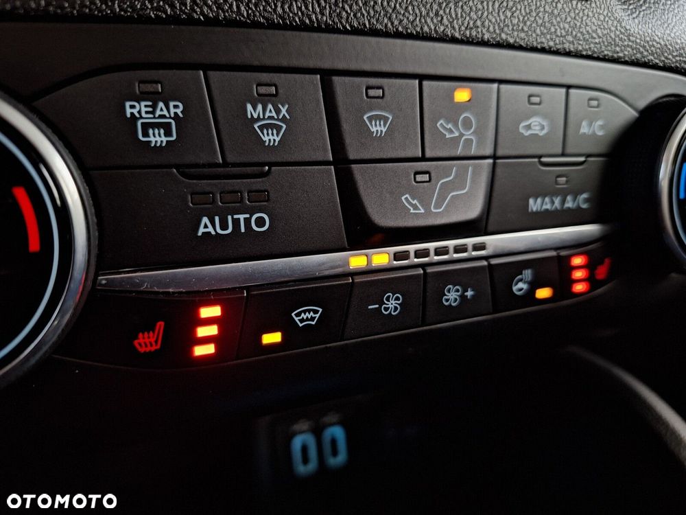 Ford Focus 1.5 EcoBlue Connected - 25