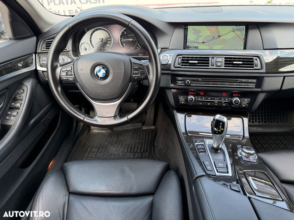 BMW Seria 5 525d xDrive - 34