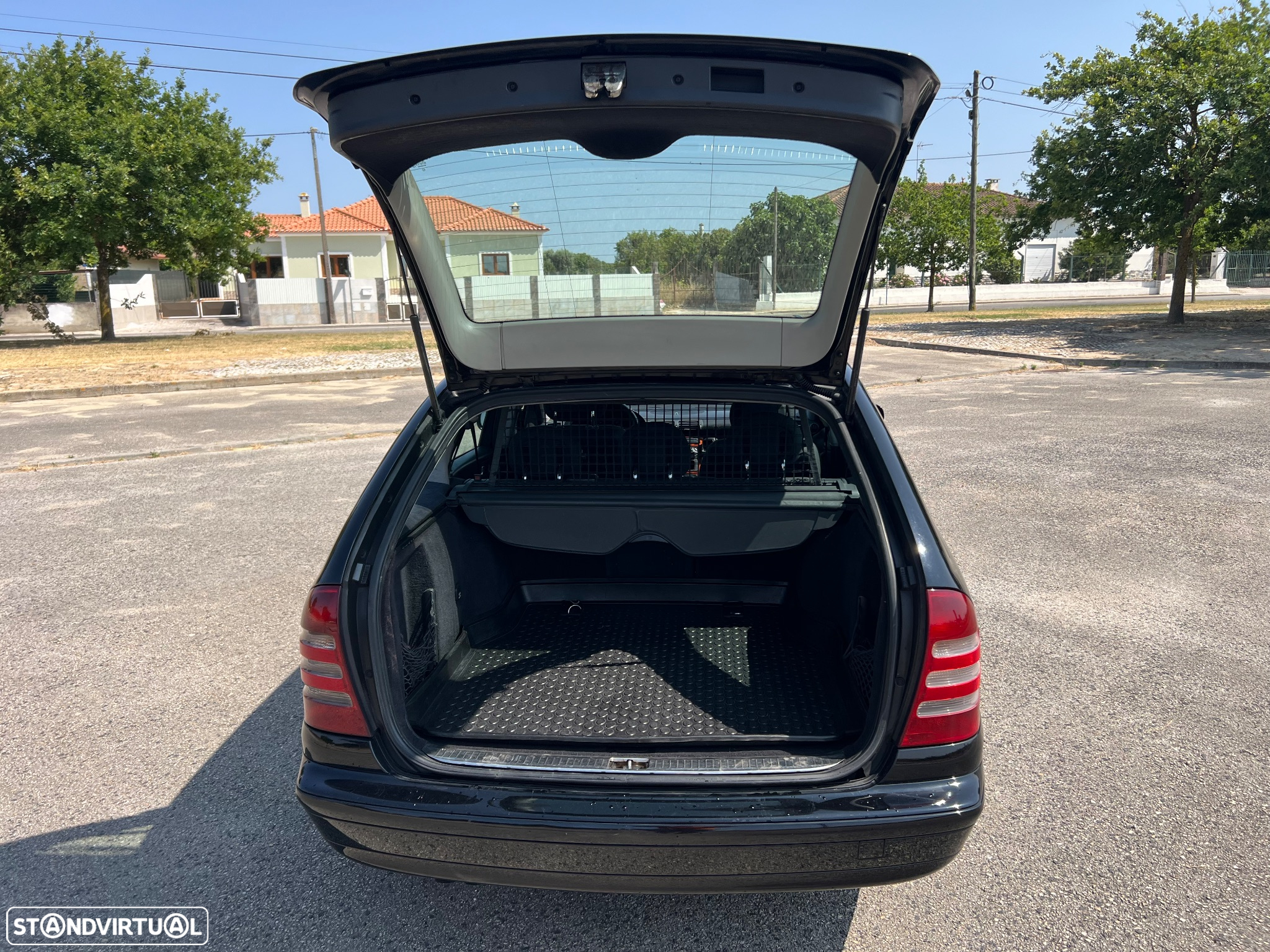 Mercedes-Benz 200 - 5