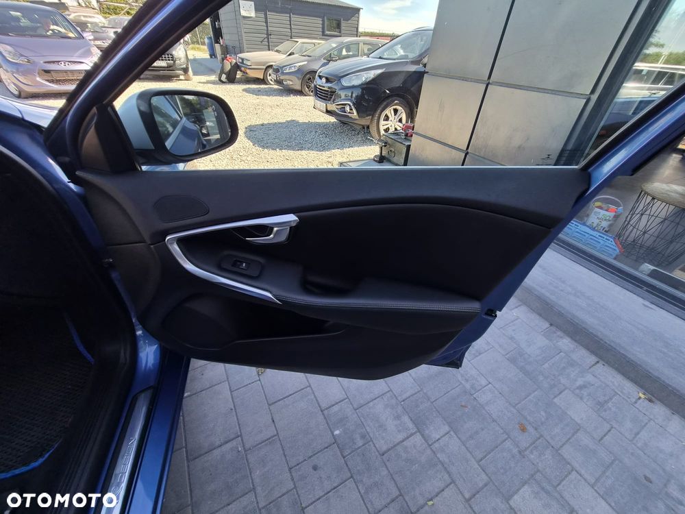 Volvo V40 T3 Geartronic RDesign - 18